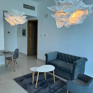 Appartamento Golden Vacation Homes Continental Tower Marina, Dubai